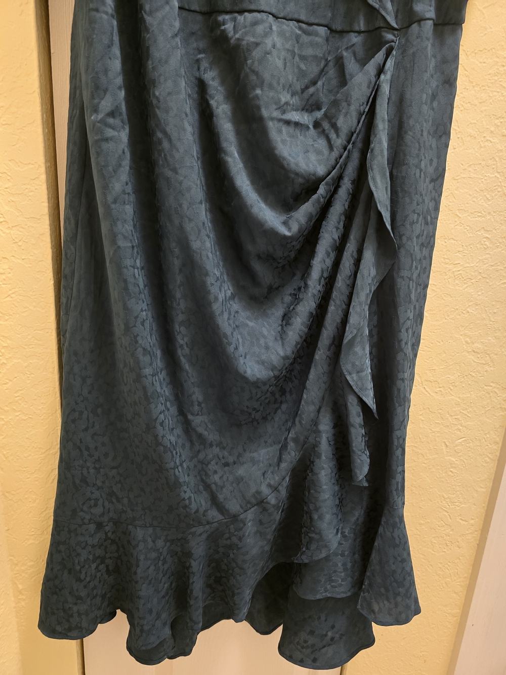 Lane Bryant Emerald Green Ruffle Wrap Midi Dress Plus Size 24 Homecoming Ready - Picture 6 of 9